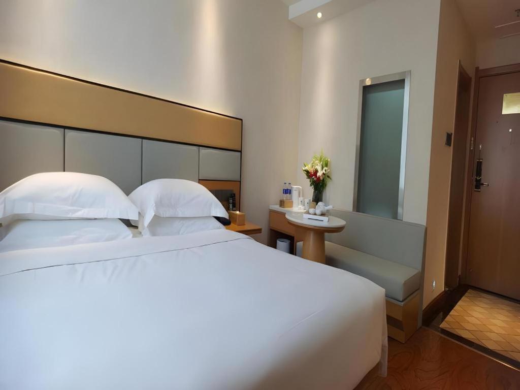 Greentree Inn Geermu Walking Street Business Hotel Golmud Luaran gambar