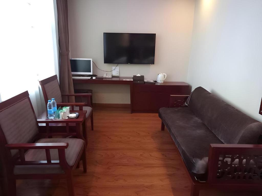Greentree Inn Geermu Walking Street Business Hotel Golmud Luaran gambar