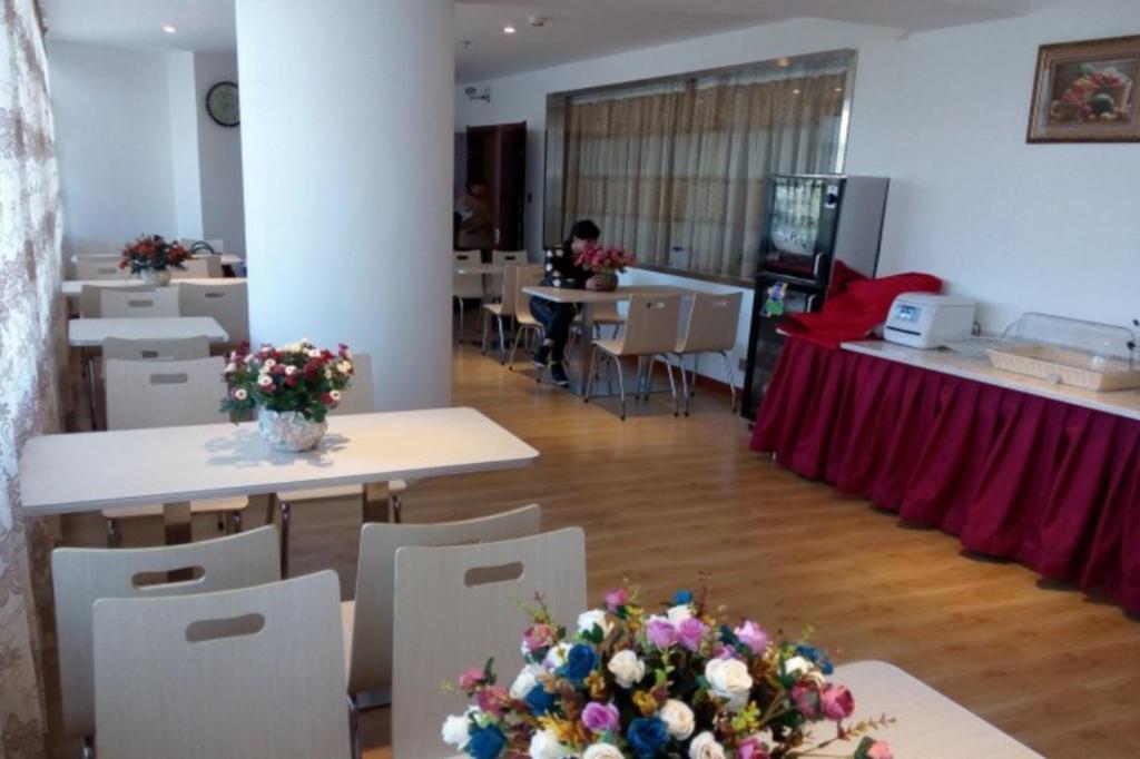 Greentree Inn Geermu Walking Street Business Hotel Golmud Luaran gambar
