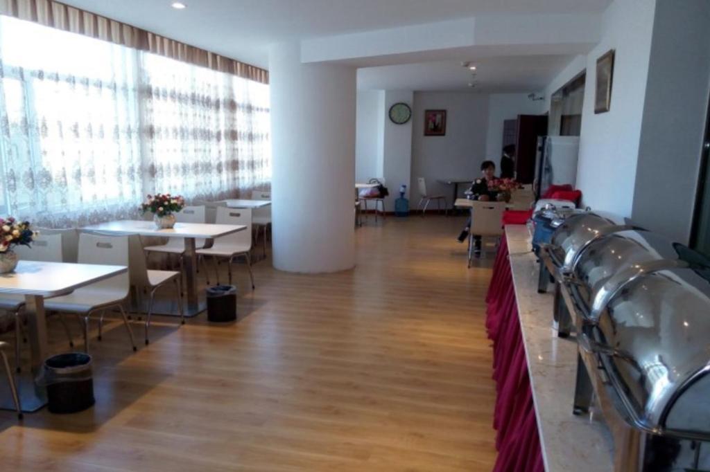 Greentree Inn Geermu Walking Street Business Hotel Golmud Luaran gambar
